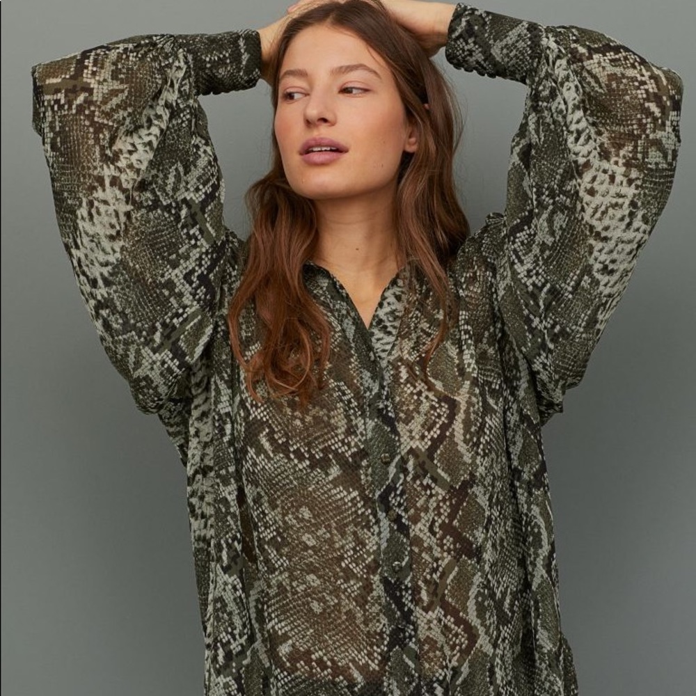 H&M Snake print green blouse